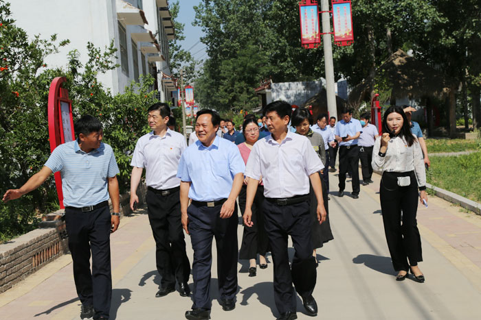 市司法局局長王興亞到我縣調(diào)研指導(dǎo)法治文化陣地建設(shè)工作 市司法局局長王興亞到我縣調(diào)研指導(dǎo)法治文化陣地建設(shè)工作