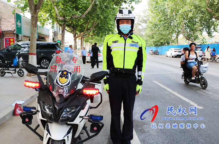 縣公安局多警聯(lián)動(dòng)全力護(hù)航“高考” 縣公安局多警聯(lián)動(dòng)全力護(hù)航“高考”