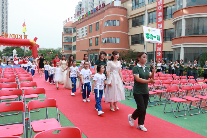 滿滿的儀式感！民權(quán)東區(qū)實驗幼兒園迎來畢業(yè)季