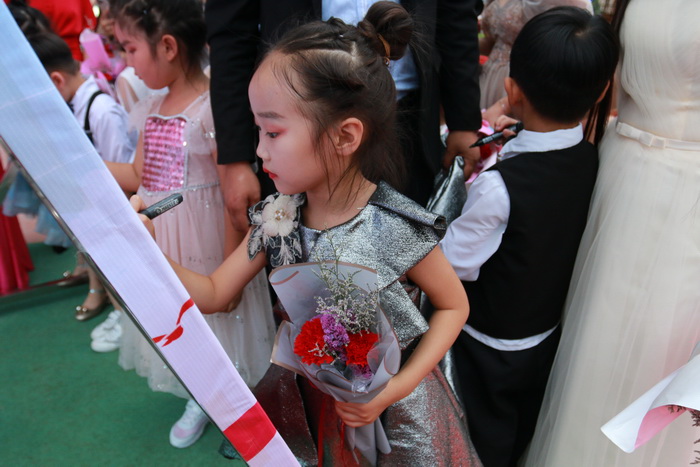 滿滿的儀式感！民權(quán)東區(qū)實驗幼兒園迎來畢業(yè)季