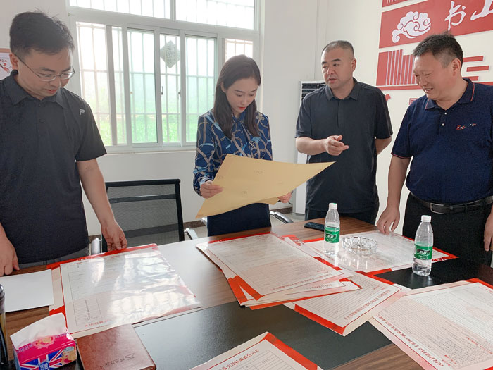 副縣長朱琳調(diào)研鄉(xiāng)鎮(zhèn)綜合文化站和村級(jí)文化服務(wù)中心建設(shè) 副縣長朱琳調(diào)研鄉(xiāng)鎮(zhèn)綜合文化站和村級(jí)文化服務(wù)中心建設(shè)