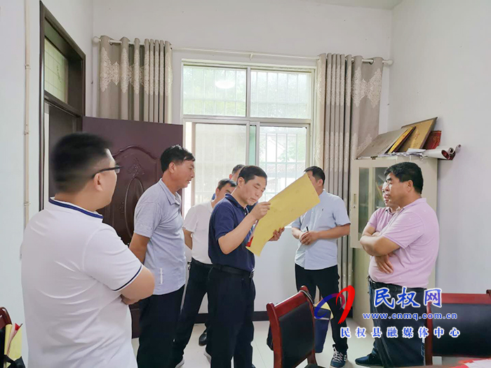 縣委常委、組織部長(zhǎng)何玉明到褚廟鄉(xiāng)督導(dǎo)脫貧攻堅(jiān)普查工作