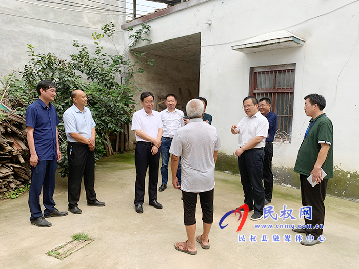 市人大常委會副主任、縣委書記姬脈常調研我縣脫貧攻堅普查工作