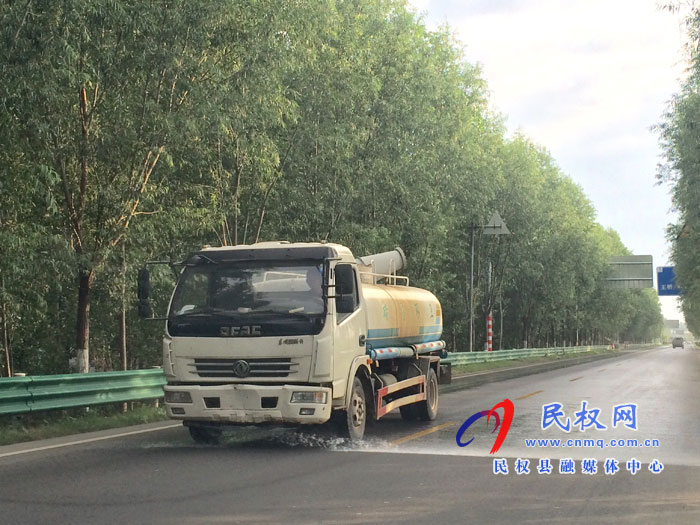 褚廟鄉(xiāng)加強(qiáng)灑水頻率提升空氣質(zhì)量 褚廟鄉(xiāng)加強(qiáng)灑水頻率提升空氣質(zhì)量