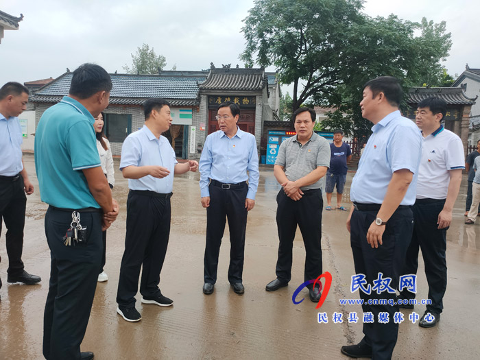 市人大常委會(huì)副主任、縣委書(shū)記姬脈常調(diào)研依法治縣、法治鄉(xiāng)村建設(shè)及“黨建＋一中心四平臺(tái)”建設(shè)工作