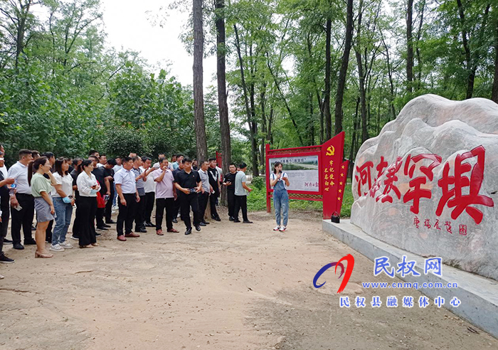 商丘市黨員示范培訓(xùn)班學(xué)員到我縣開展現(xiàn)場教學(xué)活動 商丘市黨員示范培訓(xùn)班學(xué)員到我縣開展現(xiàn)場教學(xué)活動