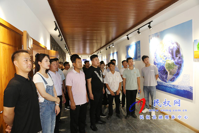 商丘市黨員示范培訓(xùn)班學(xué)員到我縣開展現(xiàn)場教學(xué)活動 商丘市黨員示范培訓(xùn)班學(xué)員到我縣開展現(xiàn)場教學(xué)活動