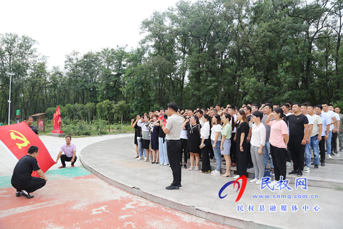 商丘市黨員示范培訓(xùn)班學(xué)員到我縣開展現(xiàn)場教學(xué)活動 商丘市黨員示范培訓(xùn)班學(xué)員到我縣開展現(xiàn)場教學(xué)活動