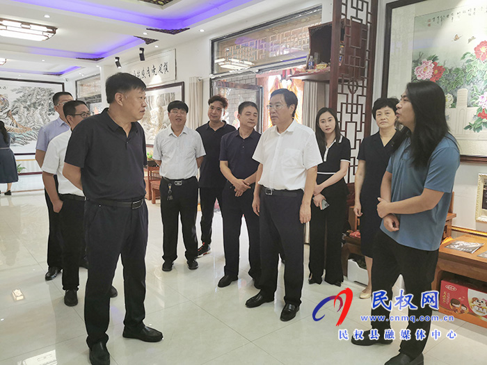 省委副秘書長(zhǎng)江文玉一行蒞民調(diào)研 省委副秘書長(zhǎng)江文玉一行蒞民調(diào)研