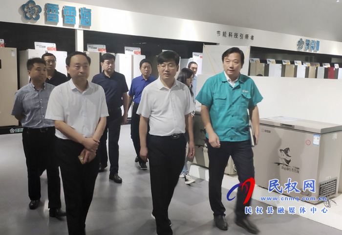 省市場(chǎng)監(jiān)督管理局質(zhì)量發(fā)展處副處長(zhǎng)李旭到我縣調(diào)研質(zhì)量提升工作 省市場(chǎng)監(jiān)督管理局質(zhì)量發(fā)展處副處長(zhǎng)李旭到我縣調(diào)研質(zhì)量提升工作