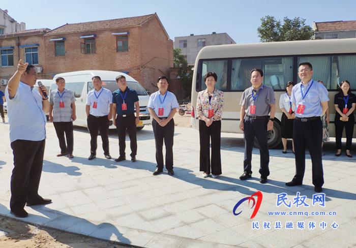 縣人大視察我縣地方糧油收儲“一園三?！敝攸c項目城市建設與管理工作