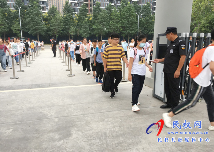 縣民族學(xué)校全體師生錯峰有序開學(xué) 縣民族學(xué)校全體師生錯峰有序開學(xué)