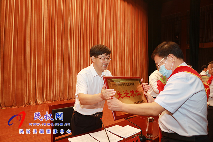 我縣舉行慶祝第36個(gè)教師節(jié)暨教育體育工作表彰大會(huì) 我縣舉行慶祝第36個(gè)教師節(jié)暨教育體育工作表彰大會(huì)