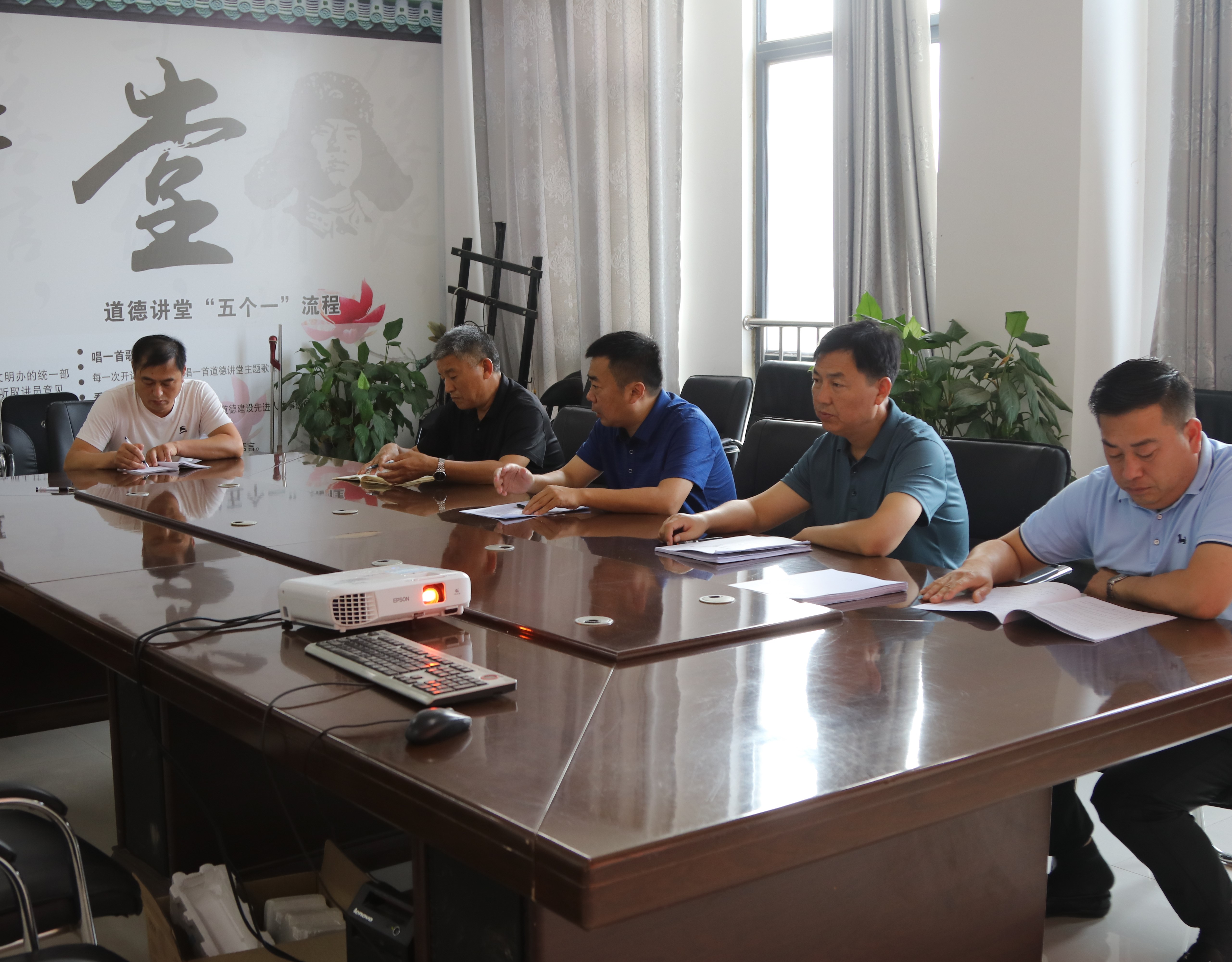 縣林業(yè)發(fā)展服務中心迅速傳達貫徹省市縣安全生產(chǎn)委員會全體會議暨安全生產(chǎn)工作會議精神 縣林業(yè)發(fā)展服務中心迅速傳達貫徹省市縣安全生產(chǎn)委員會全體會議暨安全生產(chǎn)工作會議精神