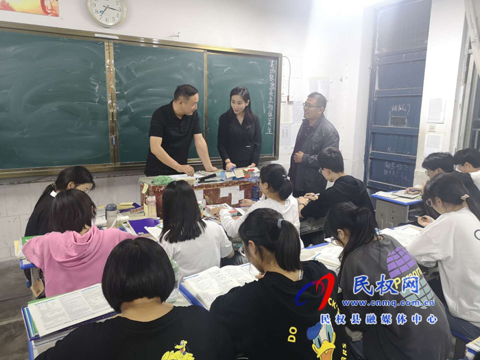 副縣長朱琳到民權高中調(diào)研教學情況 副縣長朱琳到民權高中調(diào)研教學情況