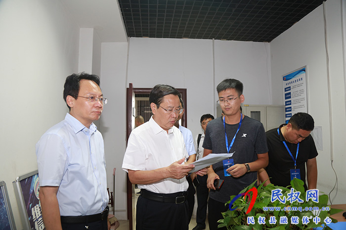 市人大常委會副主任、縣委書記姬脈常到我縣調研縣級融媒體中心建設工作