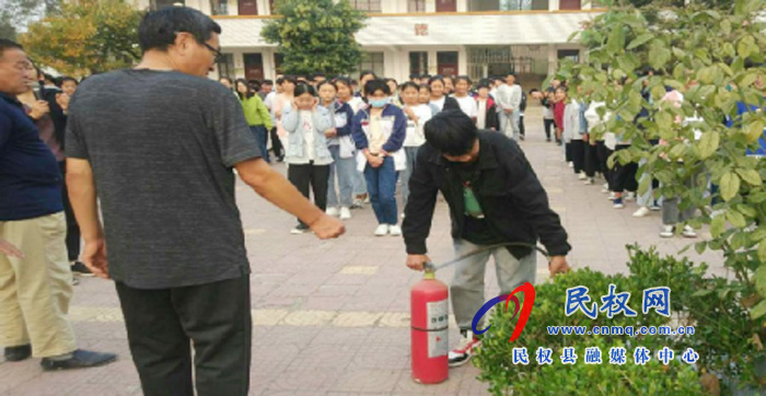 林七鄉(xiāng)初級(jí)中學(xué)安全疏散演練 林七鄉(xiāng)初級(jí)中學(xué)安全疏散演練