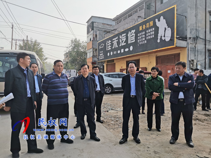 縣委常委、常務(wù)副縣長(zhǎng)李啟峰檢查文明城市創(chuàng)建推進(jìn)情況