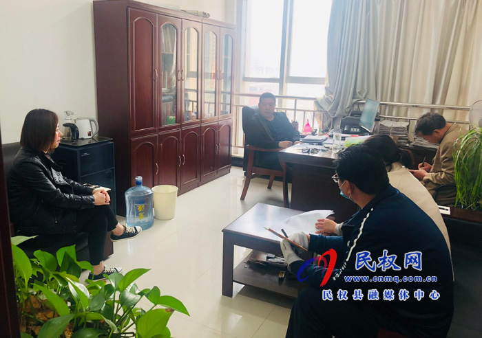 我縣各鄉(xiāng)鎮(zhèn)、（街道辦）縣直各單位傳達(dá)貫徹全縣脫貧攻堅工作推進(jìn)會議精神