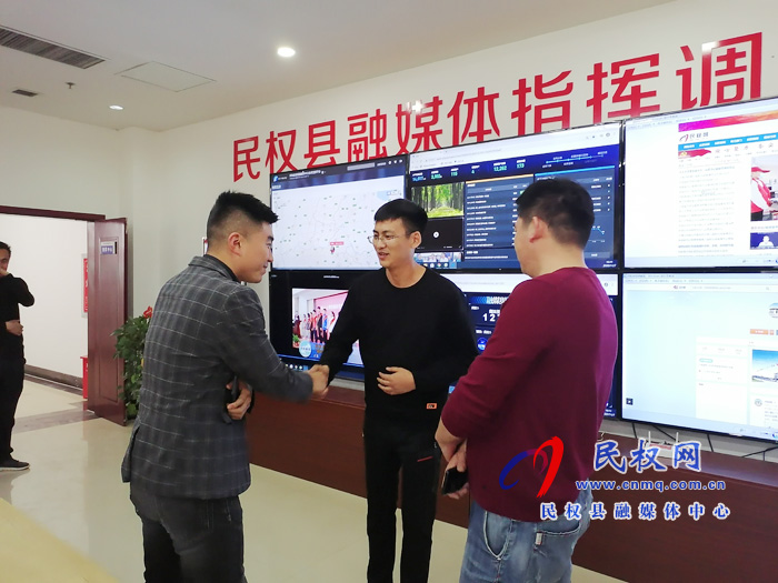 縣衛(wèi)計(jì)委、愛心企業(yè)慰問新聞戰(zhàn)線工作者