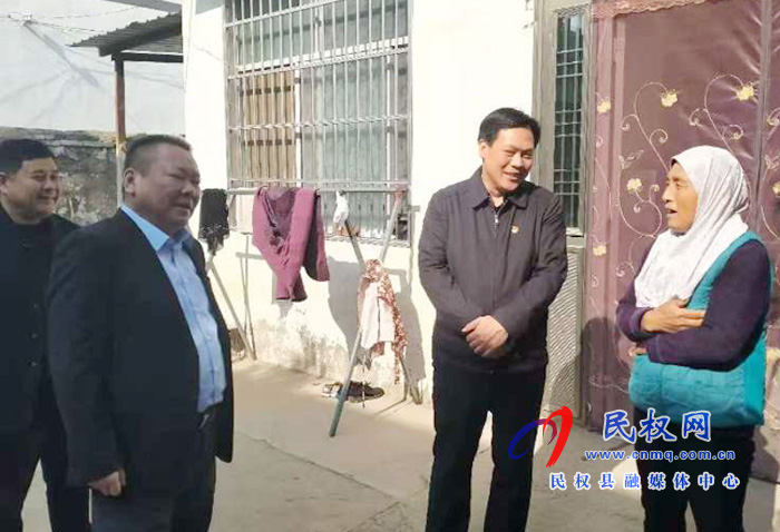 縣委常委、政法委書記、副縣長孟祥亮督導(dǎo)伯黨鄉(xiāng)脫貧攻堅工作
