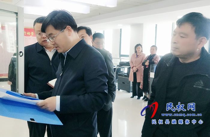 縣委副書記、縣長張團結調(diào)研我縣民營經(jīng)濟“兩個健康”提升行動暨“一聯(lián)三幫”保企穩(wěn)業(yè)工作開展情況