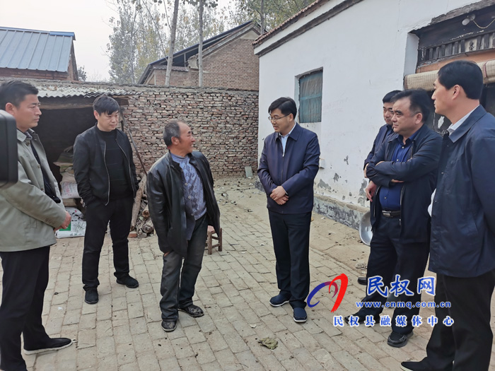 縣委副書記、縣長(zhǎng)張團(tuán)結(jié)到我縣部分鄉(xiāng)鎮(zhèn)督導(dǎo)脫貧攻堅(jiān)工作