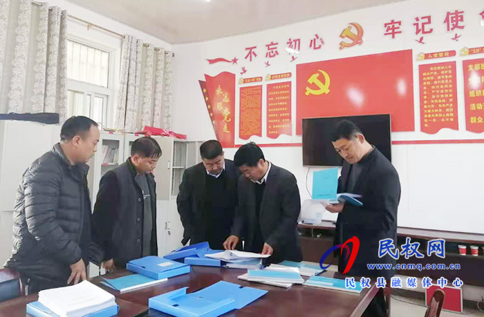 副縣長(zhǎng)張士彬、縣總工會(huì)主席瞿志君到白云寺鎮(zhèn)督導(dǎo)脫貧攻堅(jiān)工作