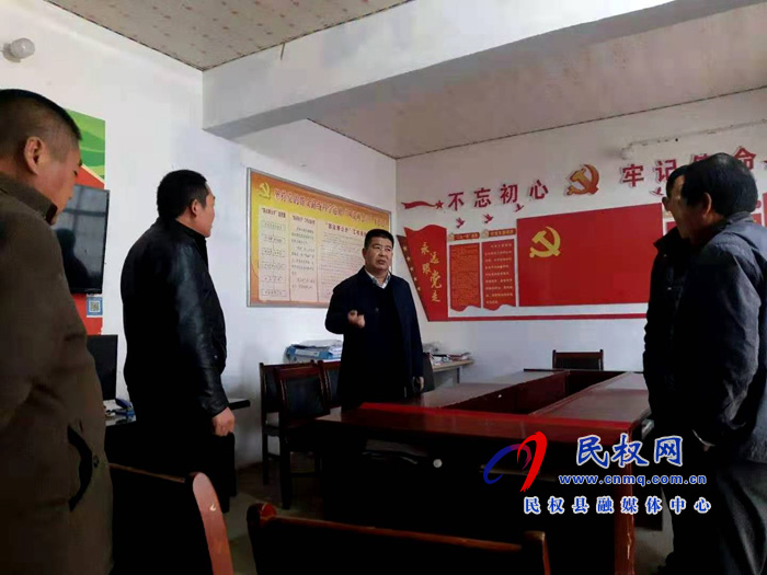 副縣長(zhǎng)張士彬到白云寺鎮(zhèn)督導(dǎo)貧困村脫貧攻堅(jiān)工作 副縣長(zhǎng)張士彬到白云寺鎮(zhèn)督導(dǎo)貧困村脫貧攻堅(jiān)工作