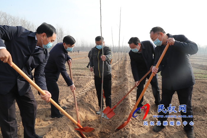 我縣組織開(kāi)展冬季義務(wù)植樹(shù)活動(dòng) 我縣組織開(kāi)展冬季義務(wù)植樹(shù)活動(dòng)