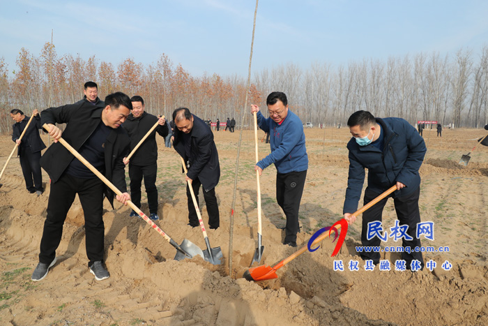 我縣組織開(kāi)展冬季義務(wù)植樹(shù)活動(dòng) 我縣組織開(kāi)展冬季義務(wù)植樹(shù)活動(dòng)