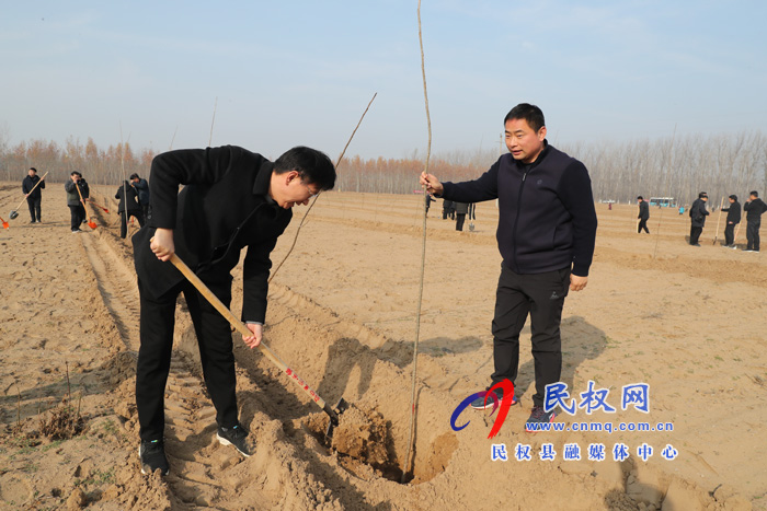 我縣組織開(kāi)展冬季義務(wù)植樹(shù)活動(dòng) 我縣組織開(kāi)展冬季義務(wù)植樹(shù)活動(dòng)