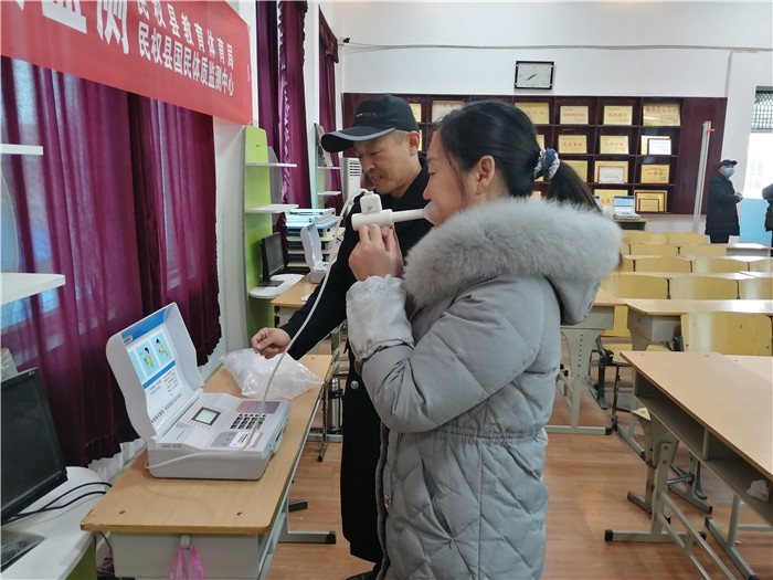 民權(quán)縣教體局國(guó)民體質(zhì)監(jiān)測(cè)中心到第三小學(xué)開(kāi)展教師體質(zhì)測(cè)試工作 民權(quán)縣教體局國(guó)民體質(zhì)監(jiān)測(cè)中心到第三小學(xué)開(kāi)展教師體質(zhì)測(cè)試工作