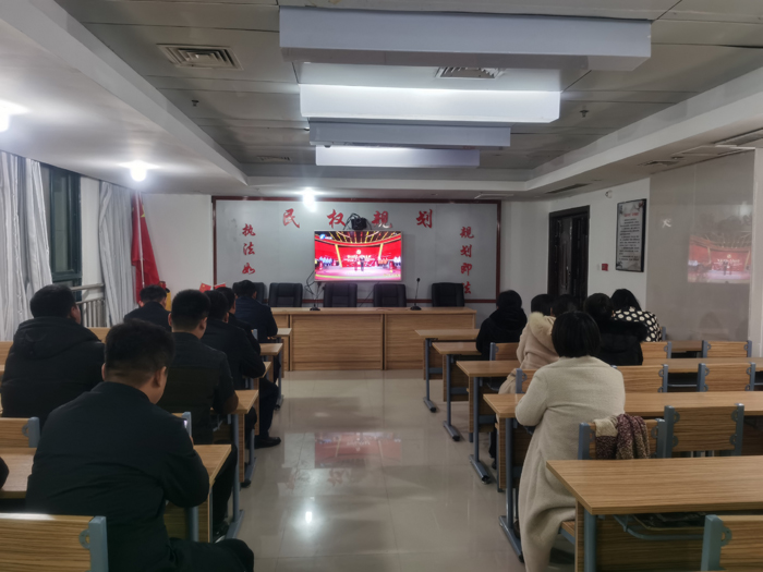 縣規(guī)劃中心組織收聽收看《銘記歷史 走向復(fù)興》“四史”知識競賽 縣規(guī)劃中心組織收聽收看《銘記歷史 走向復(fù)興》“四史”知識競賽