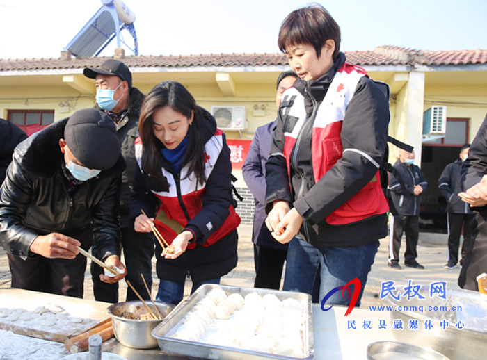 副縣長(zhǎng)朱琳到花園鄉(xiāng)敬老院慰問(wèn)老人 副縣長(zhǎng)朱琳到花園鄉(xiāng)敬老院慰問(wèn)老人