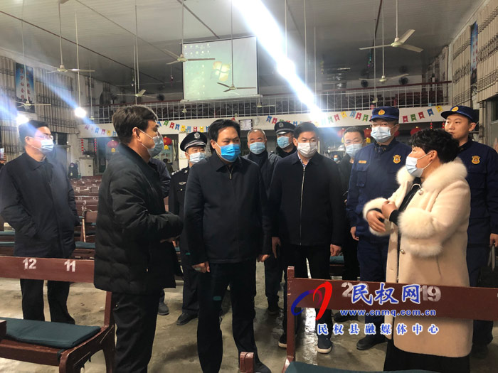 縣委常委、政法委書記、副縣長(zhǎng)孟祥亮檢查“雙節(jié)”前消防安全工作