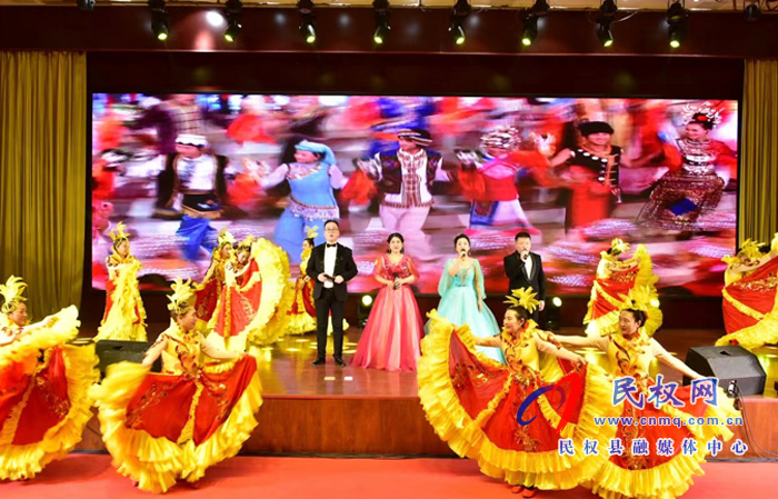我縣首屆優(yōu)秀文藝人才頒獎(jiǎng)典禮在縣委黨校舉行 我縣首屆優(yōu)秀文藝人才頒獎(jiǎng)典禮在縣委黨校舉行