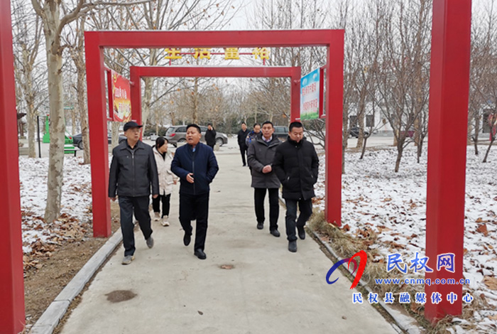 省林業(yè)局一行到花園鄉(xiāng)查看森林鄉(xiāng)村建設工作 ? 省林業(yè)局一行到花園鄉(xiāng)查看森林鄉(xiāng)村建設工作 ?