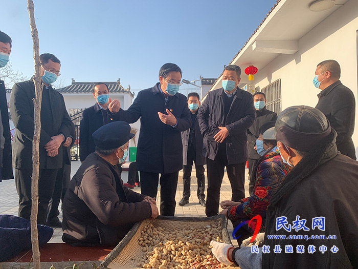 市人大常委會(huì)副主任縣委書(shū)記姬脈常慰問(wèn)敬老院老人