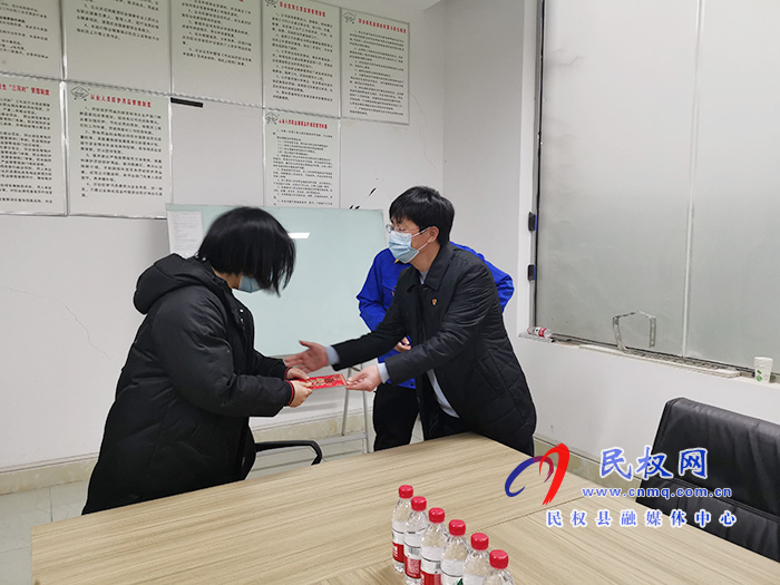 民權高新區(qū)常務副主任張愛軍走訪慰問企業(yè)困難黨員 民權高新區(qū)常務副主任張愛軍走訪慰問企業(yè)困難黨員