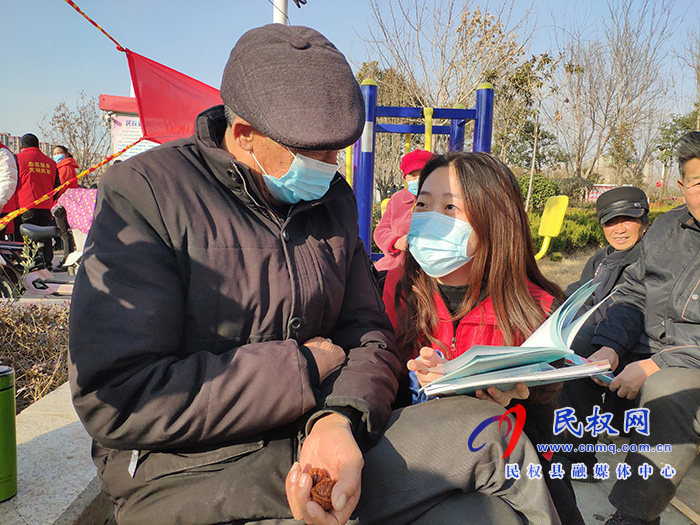 志愿者開展疫情防控迎新春宣傳活動(dòng) 志愿者開展疫情防控迎新春宣傳活動(dòng)