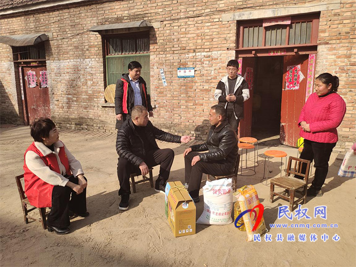 縣文化廣電旅游局開展慰問幫扶“道德模范、身邊好人”活動(dòng)