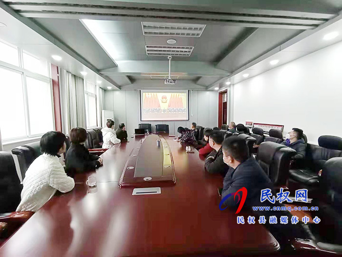 我縣各鄉(xiāng)鎮(zhèn)（街道辦）、縣直各單位組織收聽收看全國脫貧攻堅總結(jié)表彰大會