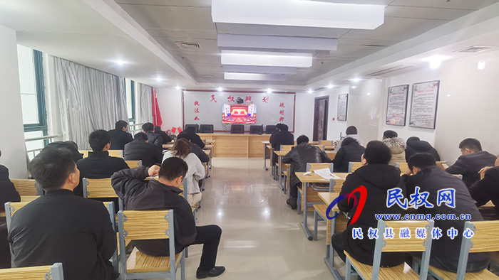 我縣各鄉(xiāng)鎮(zhèn)（街道辦）、縣直各單位組織收聽收看全國脫貧攻堅總結(jié)表彰大會