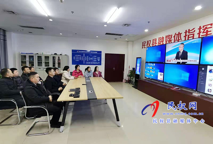 我縣各鄉(xiāng)鎮(zhèn)（街道辦）、縣直各單位組織收聽收看全國脫貧攻堅總結(jié)表彰大會