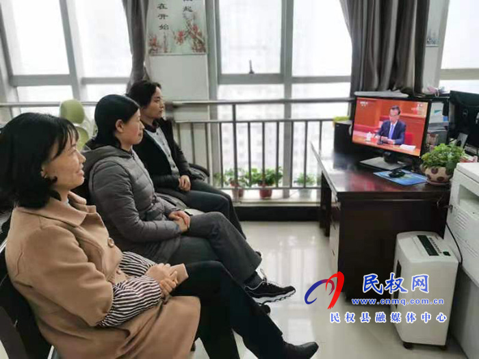 我縣各鄉(xiāng)鎮(zhèn)（街道辦）、縣直各單位組織收聽收看全國脫貧攻堅總結(jié)表彰大會