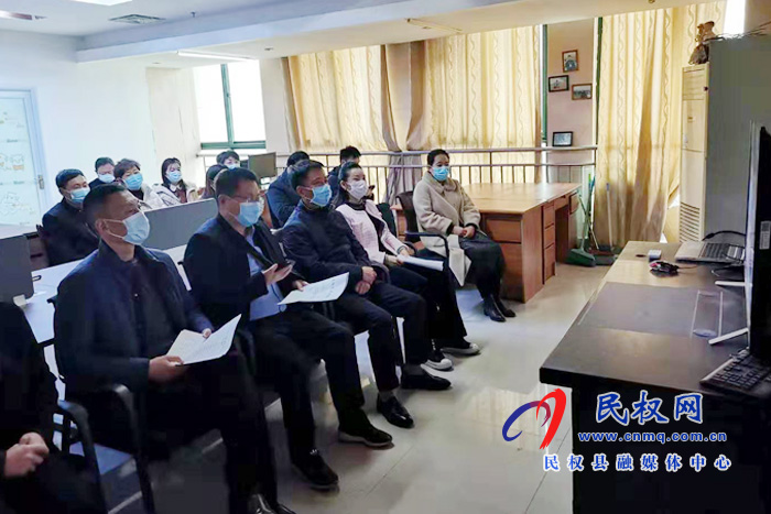 我縣各鄉(xiāng)鎮(zhèn)（街道辦）、縣直各單位組織收聽收看全國脫貧攻堅總結(jié)表彰大會