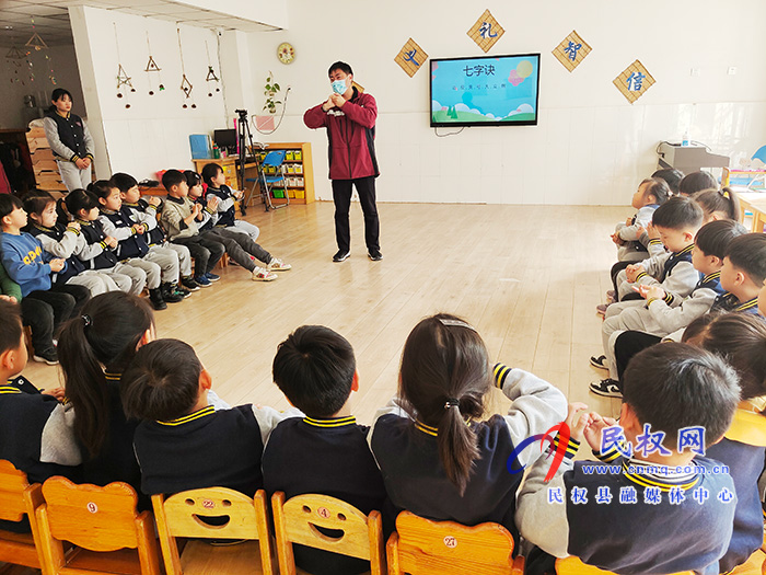 民東新區(qū)實(shí)驗(yàn)幼兒園:開(kāi)展“預(yù)防春季傳染病”健康教育活動(dòng) 民東新區(qū)實(shí)驗(yàn)幼兒園:開(kāi)展“預(yù)防春季傳染病”健康教育活動(dòng)