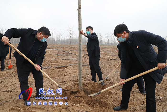 市縣領(lǐng)導(dǎo)參加春季義務(wù)植樹(shù)勞動(dòng) 市縣領(lǐng)導(dǎo)參加春季義務(wù)植樹(shù)勞動(dòng)