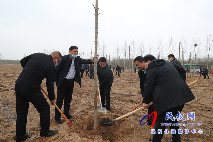 市縣領(lǐng)導(dǎo)參加春季義務(wù)植樹(shù)勞動(dòng) 市縣領(lǐng)導(dǎo)參加春季義務(wù)植樹(shù)勞動(dòng)